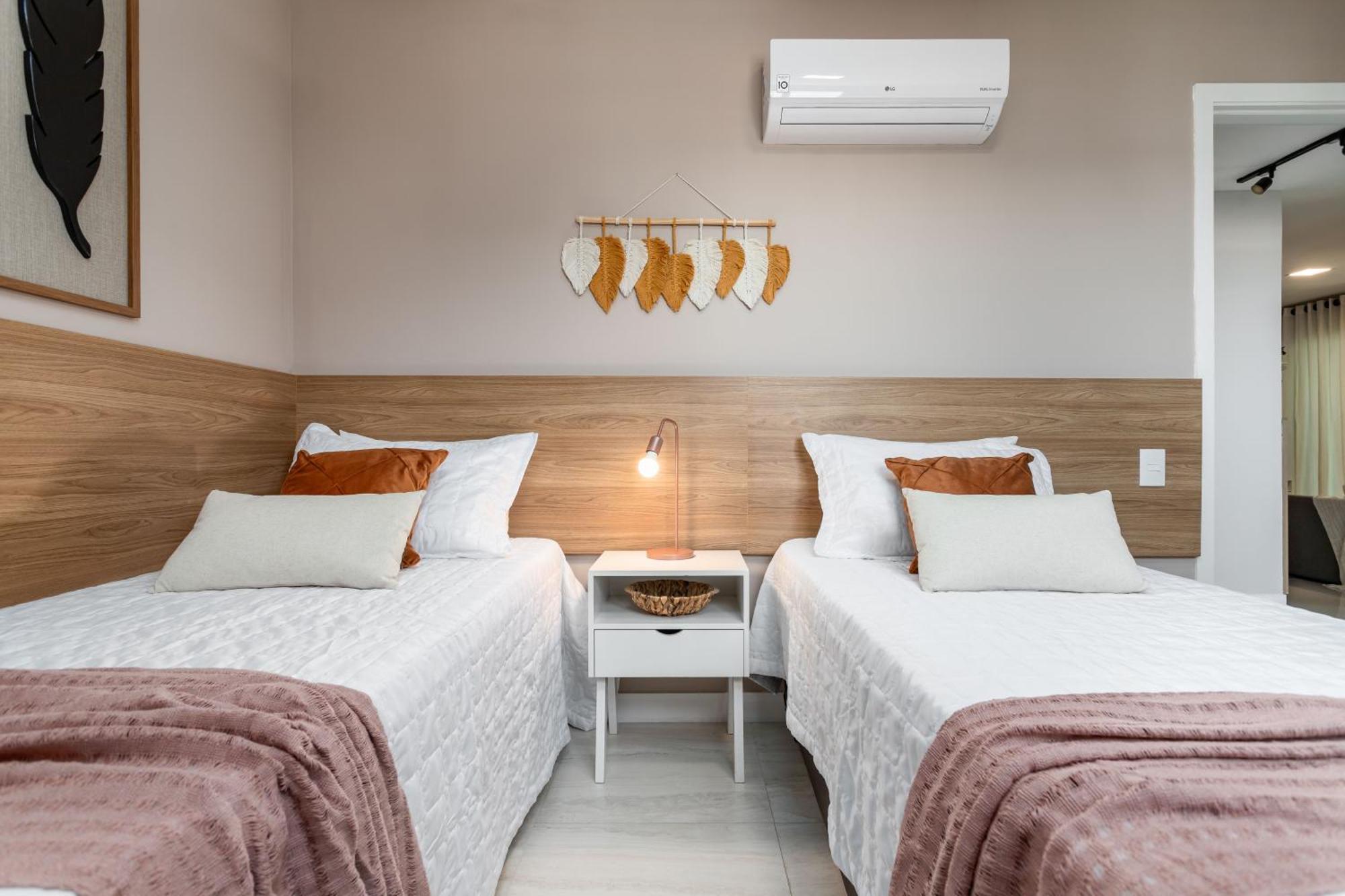 Pé Na Areia, Espaço Kids E 450 Mb Wifi Em *